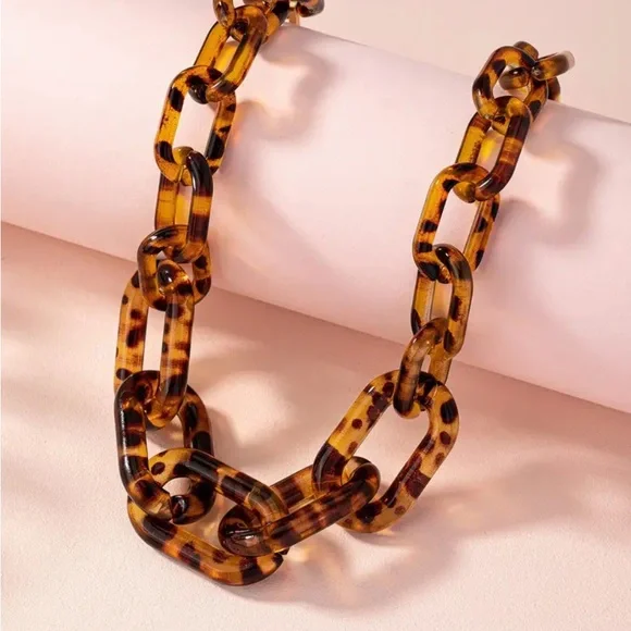 Tortoiseshell Chain Link Necklace - Picture 4 of 6